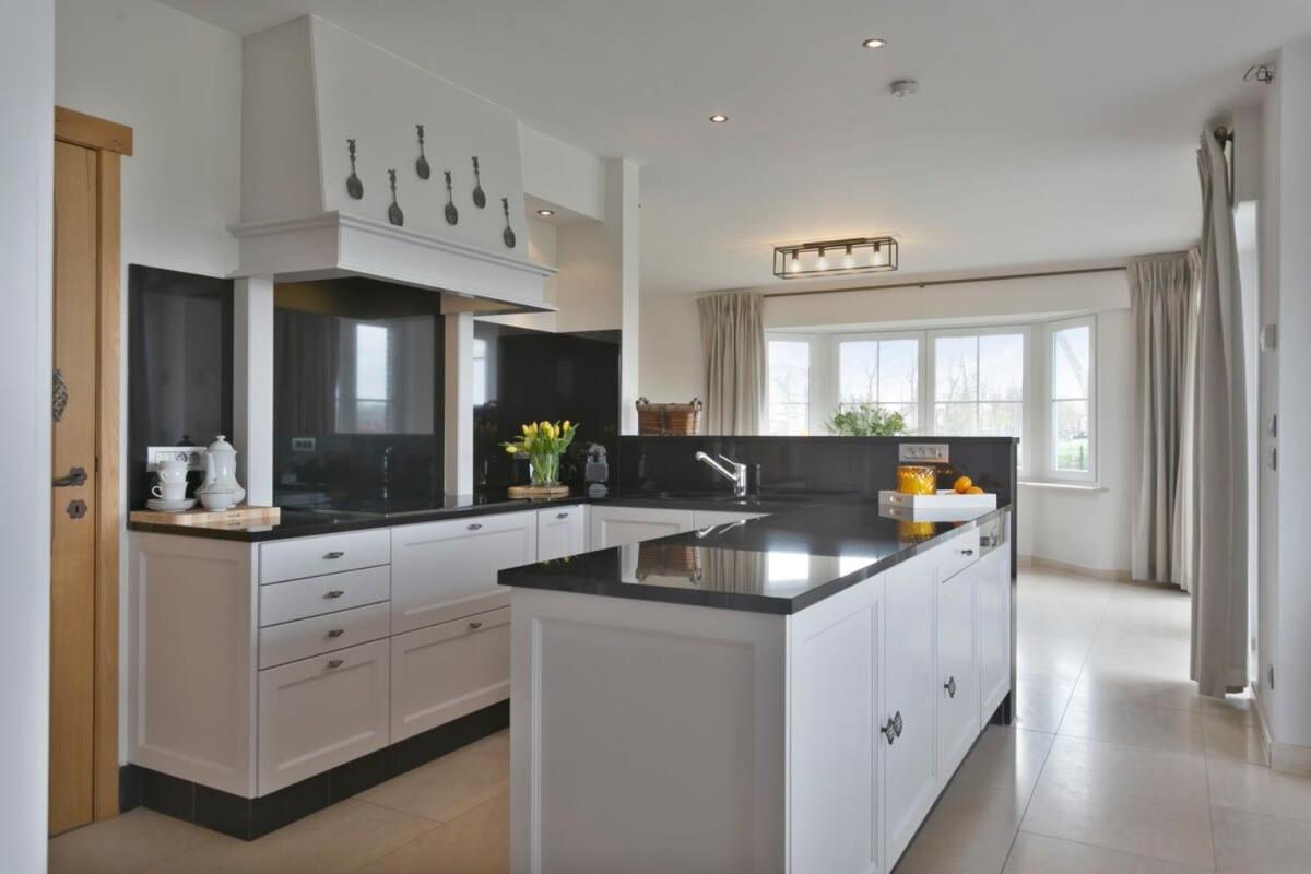Huswell - Family House With A Beautiful View In Damme Villa Brugge Eksteriør billede